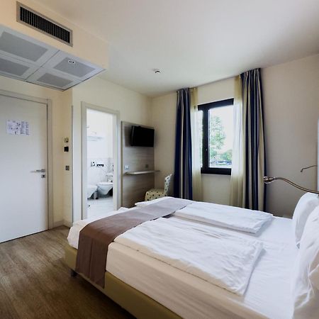 Hotel Arena Sirmione Esterno foto