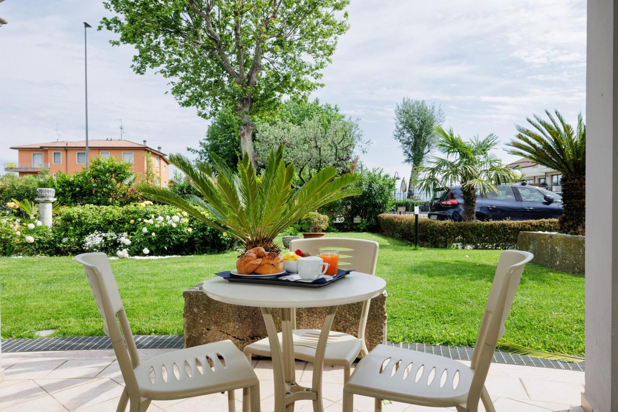 Hotel Arena Sirmione Esterno foto