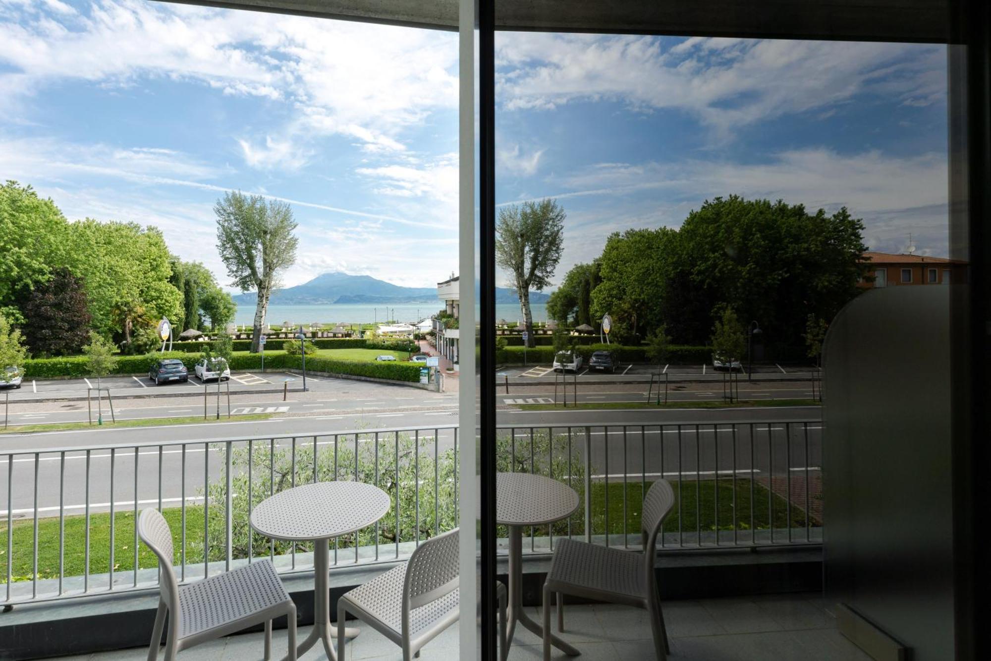 Hotel Arena Sirmione Esterno foto